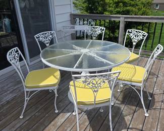 Woodward Patio Set