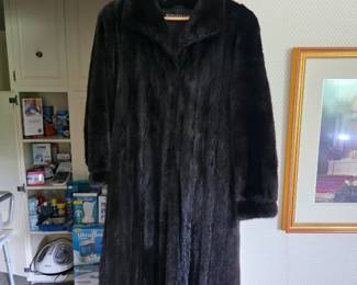 Rosendorf/Evans Full-Length Mink Fur Coat