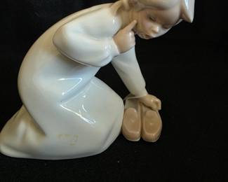 Lladro Little Girl with Slippers