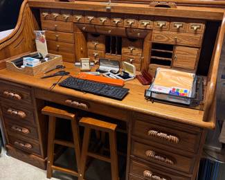 Oak Roll-Top Desk with Stools