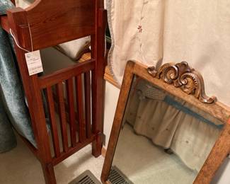 Oak Quilt Stand