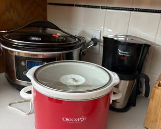 Crock-Pot Slow Cooker and Black & Decker Brew 'N Go Coffee Maker