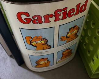 Vintage 1978 Cheinco Garfield Tin Wastebasket