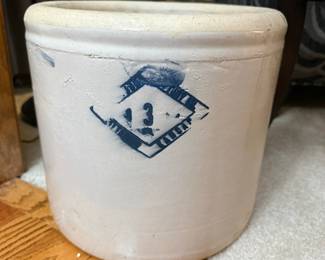 Pittsburgh Pottery Co. 13 Gallon Diamond Brand Crock