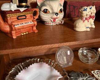 Vintage Lefton Miss Priss Cat Figurine and Piano Teapot