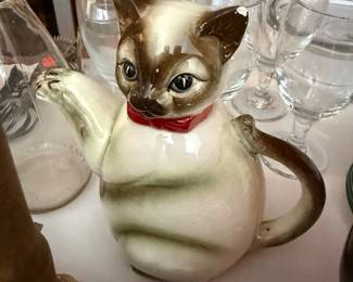 Vintage Kasuga Ware Siamese Cat Teapot