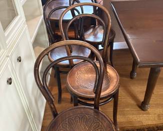 All four Vintage chairs