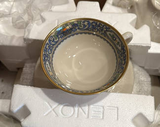 Lot 35: Lenox Autumn Pattern 20-Piece China Tea Set