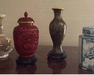 Lot 75: Decorative Vases and Lidded Jars
