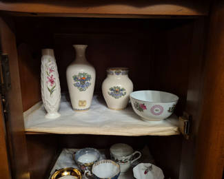 Lot 97: Lenox Autumn Vase and assorted porcelain vases and bowls