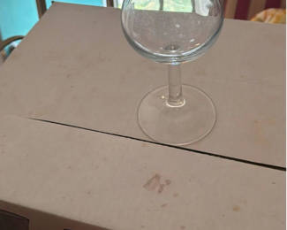 Lot 30: Taste Vin Stemmed Wine Glasses in Box