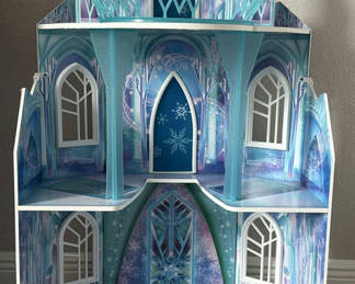 Lot 15: Disney Frozen Castle Dollhouse