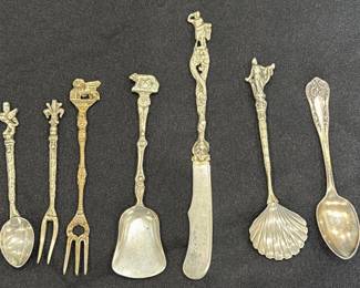 Lot 20: Assorted Ornate Metal Flatware Set