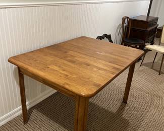 OAK RECTANGULAR PARSON TABLE (36" x 48", and with extension): $75