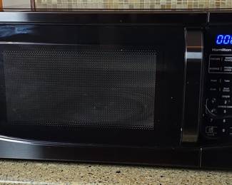 Hamilton Beach 1.6 Cu.ft Black Stainless Steel Microwave Oven