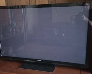 Panasonic VIERA TC-P42X5 42-inch Plasma HDTV