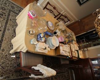 Morganton mahogany table with  6 chairs