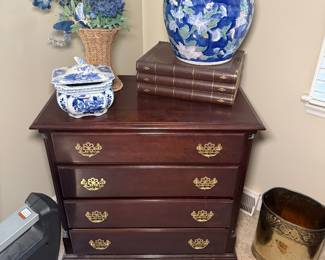 Statton Trutype Four Drawer Bachelor's Chest Nightstand