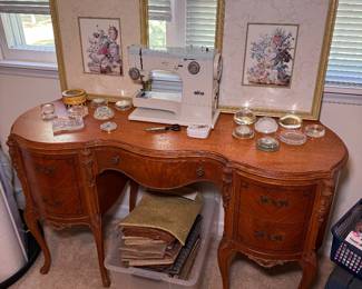Kidney Desk
