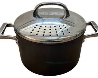 7 Quart Infinite Circulon Pot With Non-stick Surface And Straining Lid