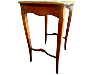 French Style Accent Table With Cabriole Legs & Scalloped Detailing