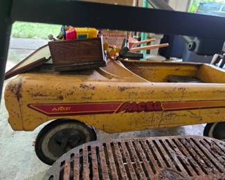 Peddle toy car