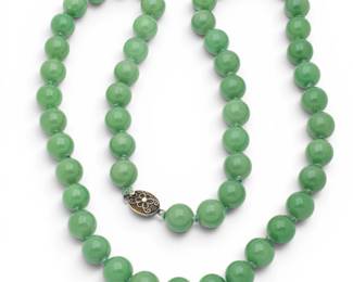 Lot 71 Chinese Green Jade Bead 11mm Necklace
