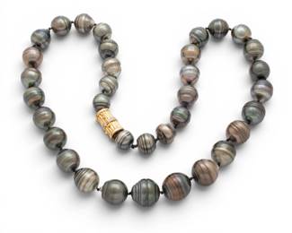 Lot 55 14k Yellow Gold and Diamond Clasp, Black Tahitian Pearl Necklace