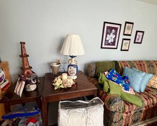 Lamps, pillows, sectional 