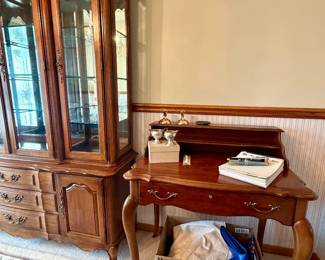 China cabinet, matching rugs 