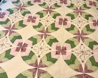 Vintage Machine-made Quilt Queen