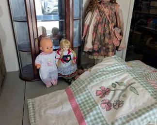 14CT607Curio, Dolls Quilts