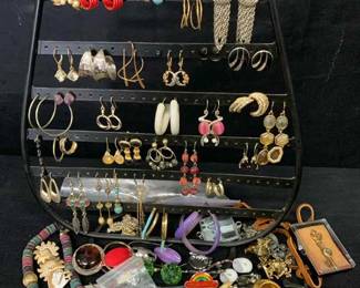 14CT677Costume Jewelry Mystery Lot