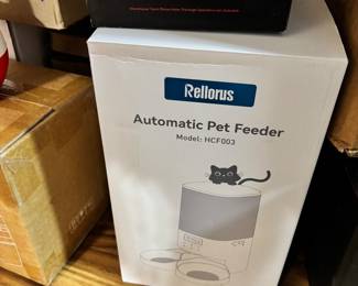 New Double Bowl Pet Feeder