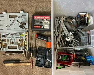 Mixed Mechanics Hand Tools, Tap  Die Set and Specialty Tool Group