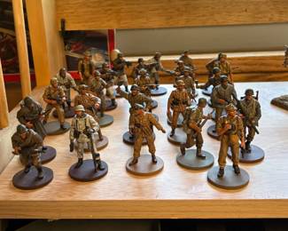 WWII metal soldiers