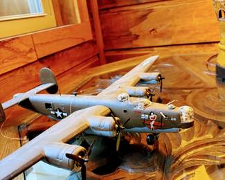 Model airplane