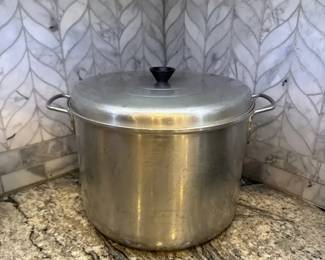Vintage Aluminum Stock Pot with Lid, Extra Large 20 qt 5 gal.