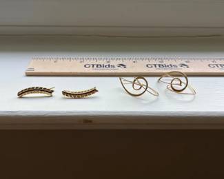 Stella and Dot Gold Earrings