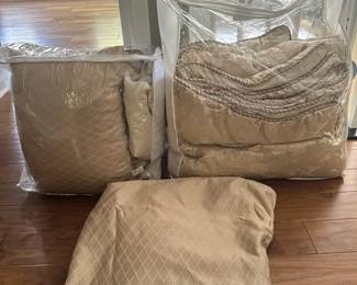Queen Size Champagne Gold Bedding Set with Shams and Bed Skirt