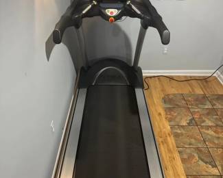 TRUE Excel 900 Treadmill With Bluetooth