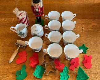 Nikko Happy Holidays Footed Teacup And Holiday Decor