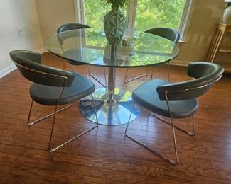 Italian Dinette 47 round