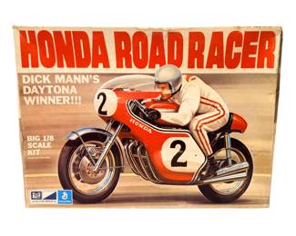 1972 Vintage MPC 1:8 Model Kit Honda Racer