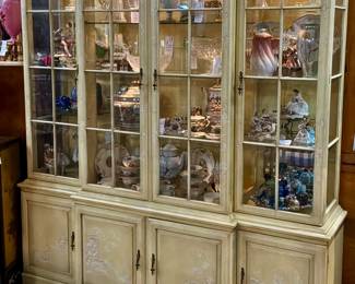 Vintage Chinoiserie Lit Breakfront
