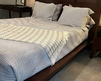 Contemporary Queen Platform Bed