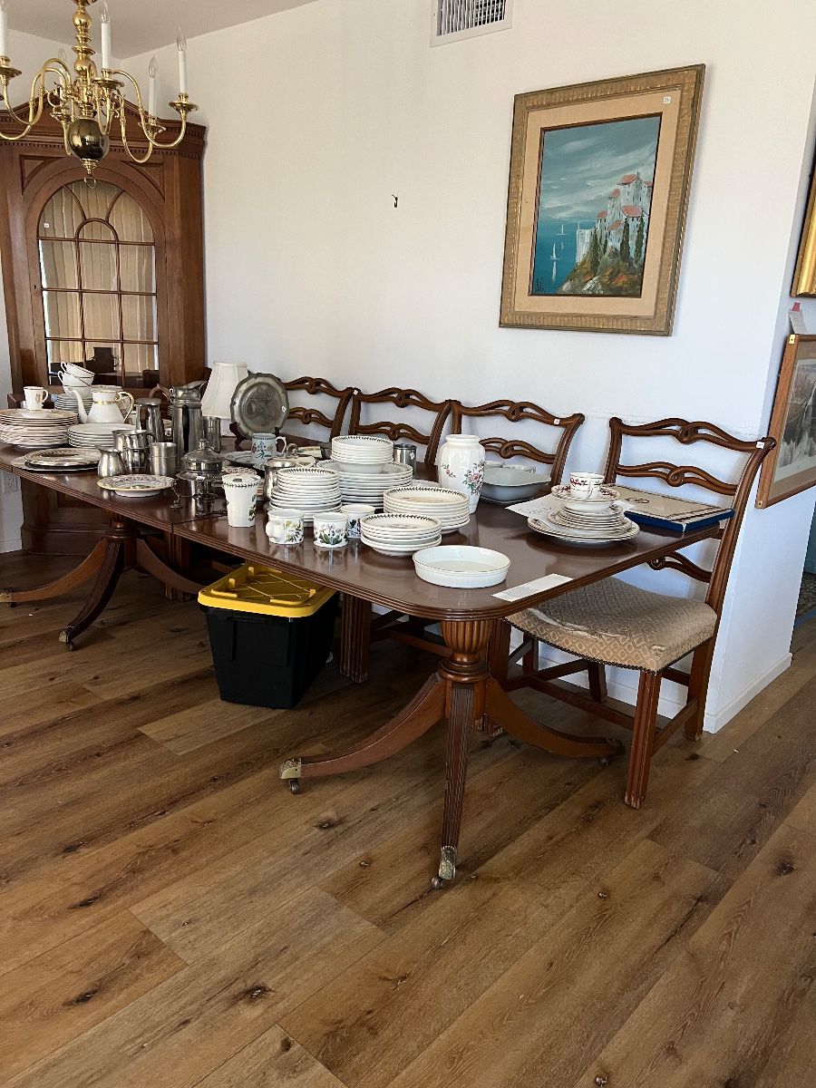 Kittinger furniture - because this house is so jammed packed - the pictures at the top here were taken right before we left on Friday!