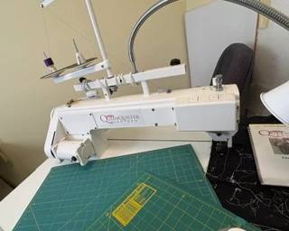 Long arm quilting machine