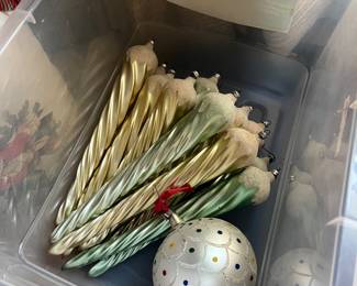 really beautiful vintage Christmas ornaments