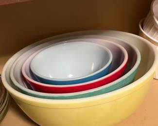 vintage pyrex bowl set